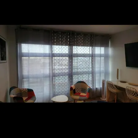 Appartement Les Studiantes 130 *