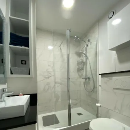 Apartament Les Studiantes 130 *